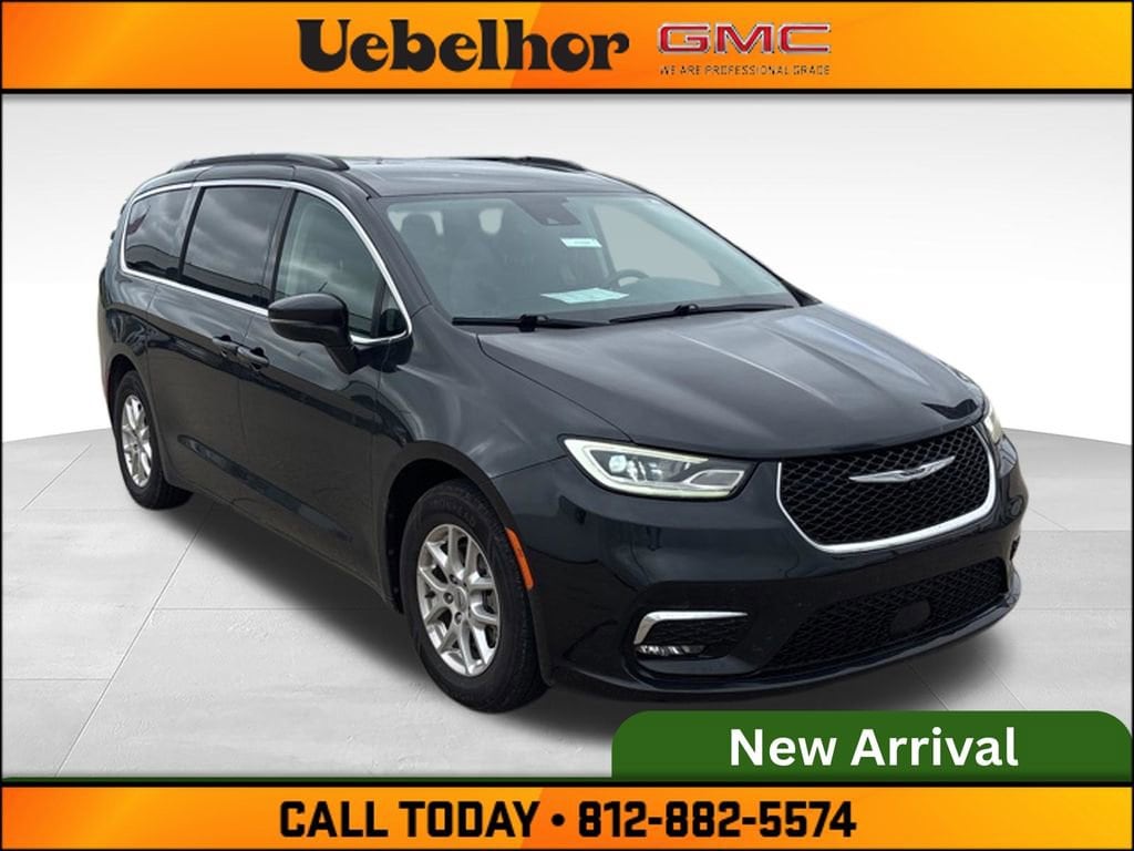 2022 Chrysler Pacifica Touring L's photo