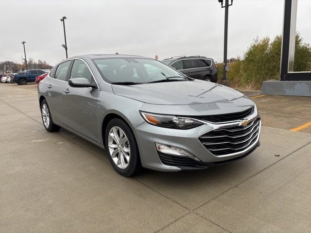 2024 Chevrolet Malibu 1LT photo 2
