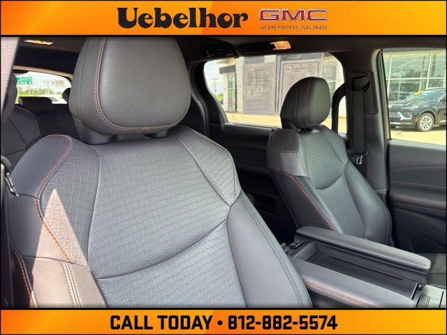 2022 Toyota Sienna XSE photo 4