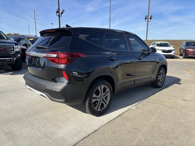 2023 Kia Seltos LX photo 3