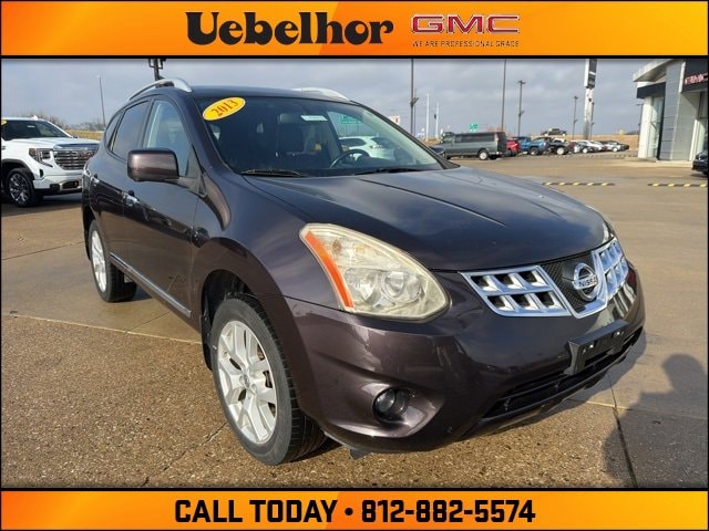 2013 Nissan Rogue SV's photo
