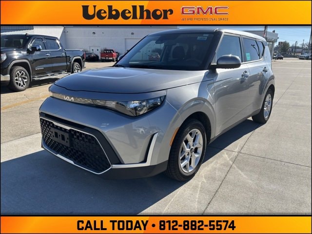 2024 Kia Soul LX's photo