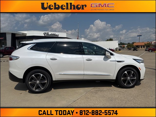 2022 Buick Enclave Essence photo 3