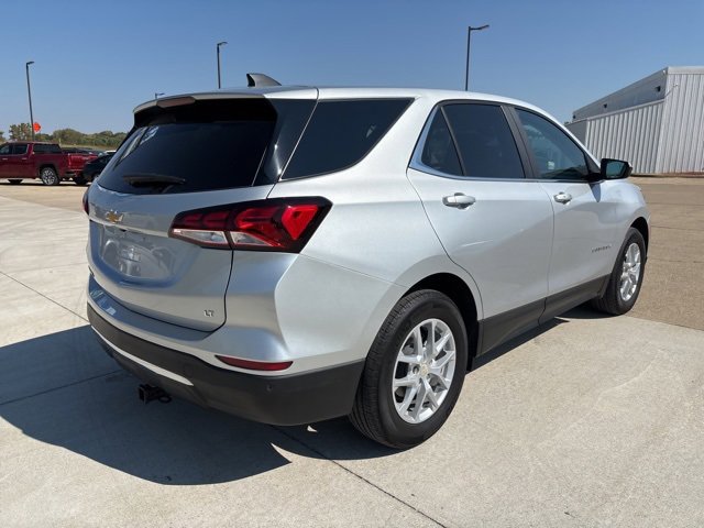 2022 Chevrolet Equinox LT photo 2