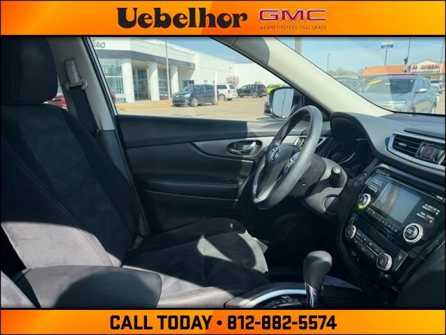 Used 2014 Nissan Rogue SV with VIN 5N1AT2MV8EC750762 for sale in Jasper, IN