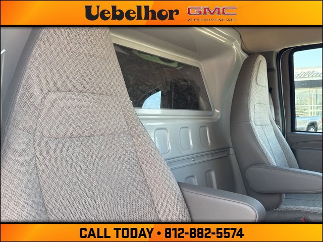 2024 Gmc Savana Cargo 2500 photo 2
