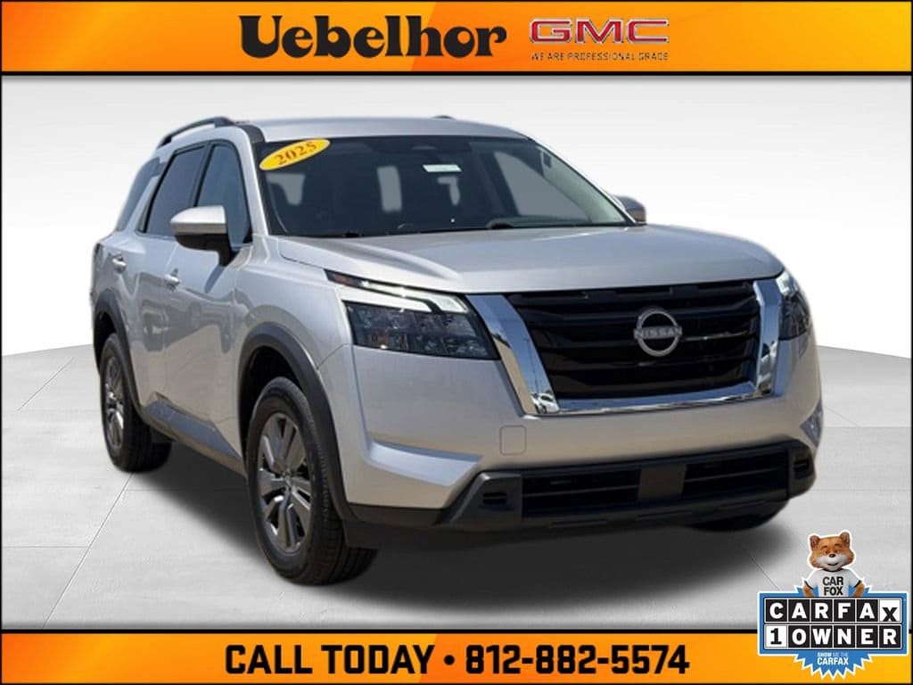 2025 Nissan Pathfinder SV 4WD's photo