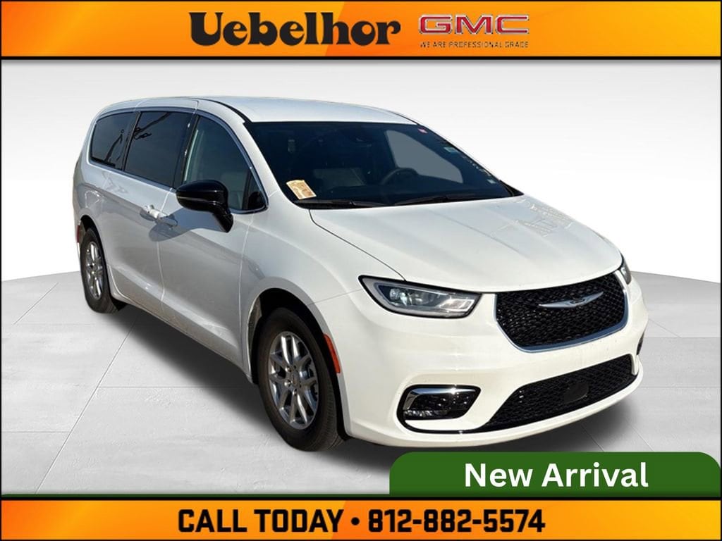 2025 Chrysler Pacifica's photo