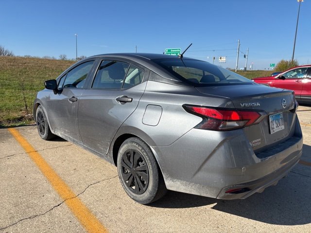 2020 Nissan Versa 1.6 S photo 3