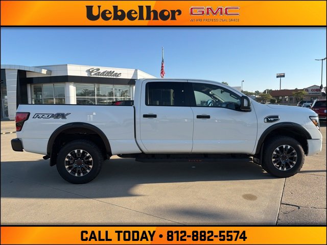 2024 Nissan Titan PRO-4X photo 3
