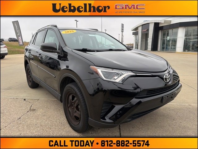 2016 Toyota RAV4 LE's photo