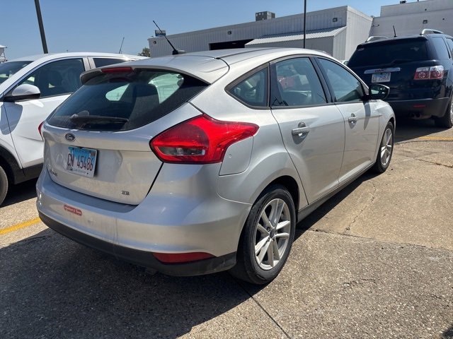 2018 Ford Focus SE photo 2