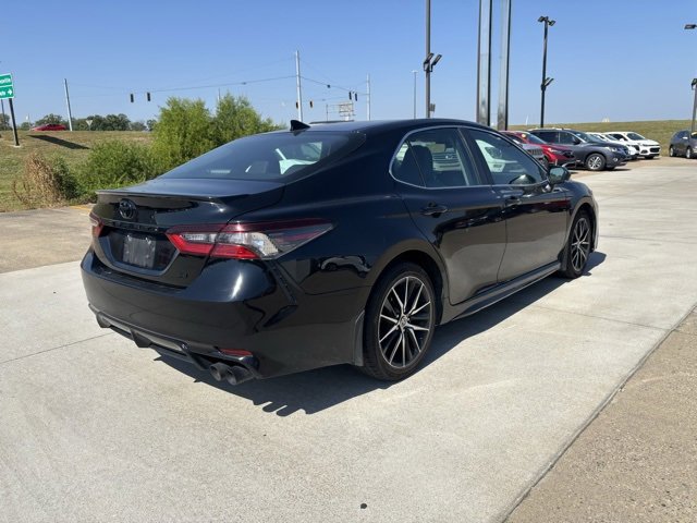 2023 Toyota Camry SE photo 3