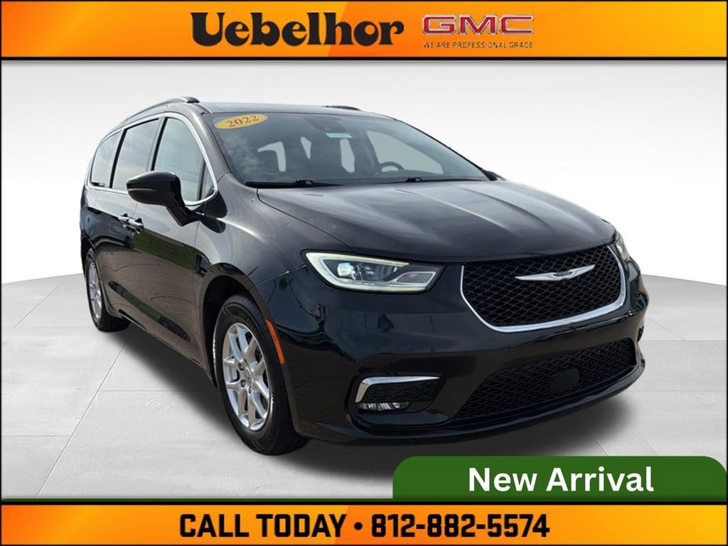 2022 Chrysler Pacifica Touring L's photo