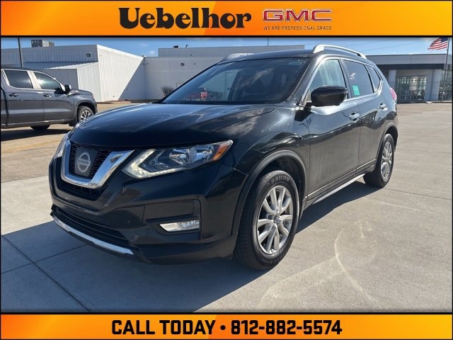 2017 Nissan Rogue SV's photo