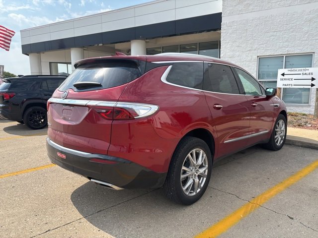 2024 Buick Enclave Essence photo 3