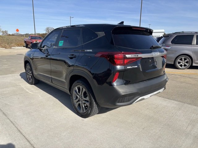 2023 Kia Seltos LX photo 4