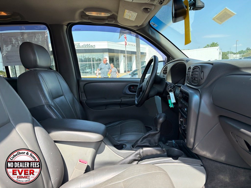Used 2004 Chevrolet TrailBlazer LT with VIN 1GNDT13S042247533 for sale in Jasper, IN