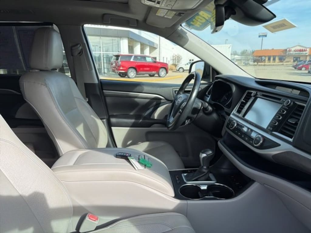 Used 2017 Toyota Highlander Limited