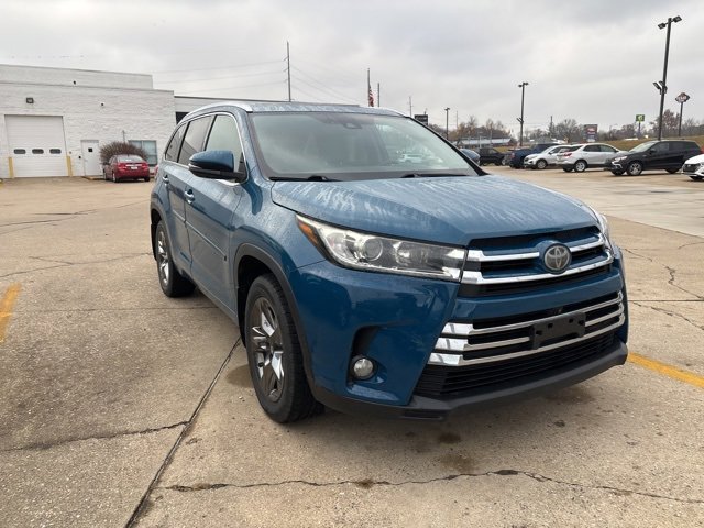 2017 Toyota Highlander Limited photo 2