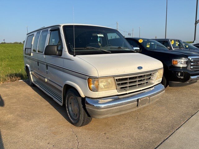 1994 Ford E-150 Base photo 2