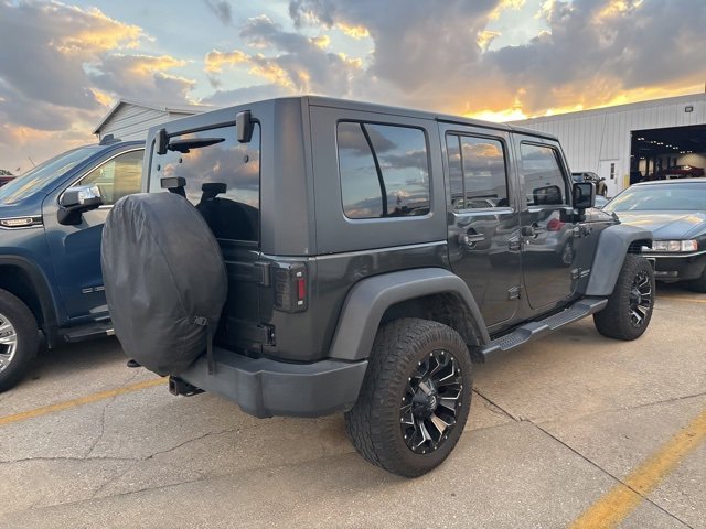 2010 Jeep Wrangler Unlimited Rubicon photo 3