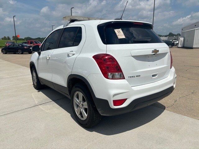 2021 Chevrolet Trax LS photo 4