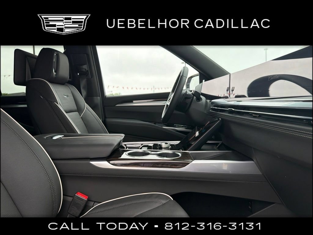 2026 Cadillac Escalade Luxury - Photo 15