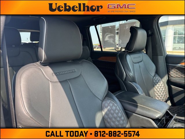 2021 Jeep Grand Cherokee L Summit Reserve photo 3