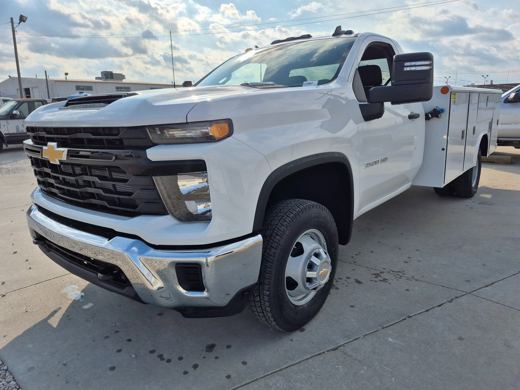 2025 Chevrolet Silverado 3500HD Work Truck photo 3
