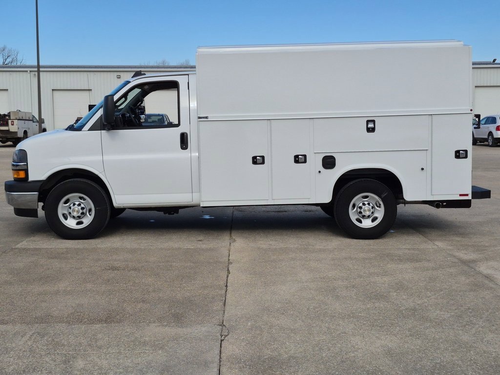 New 2025 Chevrolet Express Cutaway 3500 1WT Cutaway Van