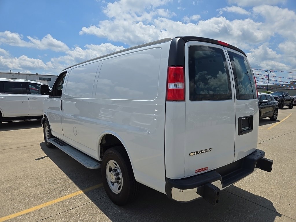 2023 Chevrolet Express 2500 Cargo Van photo 3