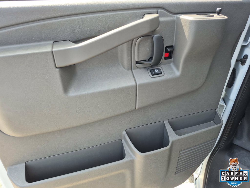 2025 GMC Savana Cargo Work Van - Photo 14