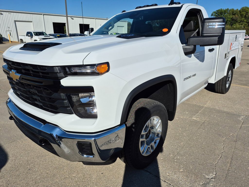 2025 Chevrolet Silverado 2500HD photo 3