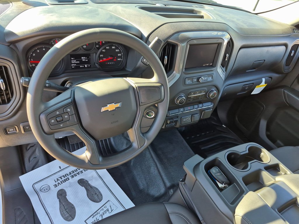 2025 Chevrolet Silverado 2500HD photo 2
