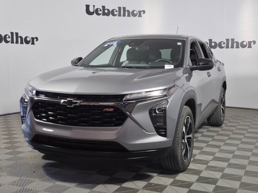 Used 2025 Chevrolet Trax 1RS SUV