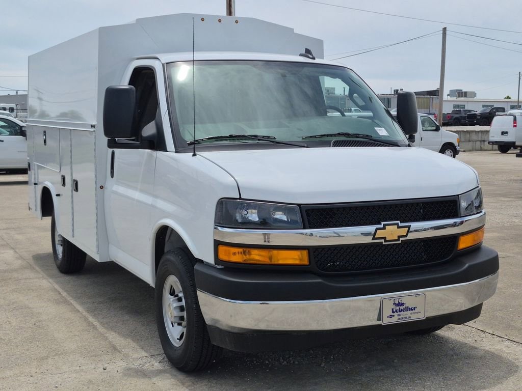 2026 Chevrolet Express's photo