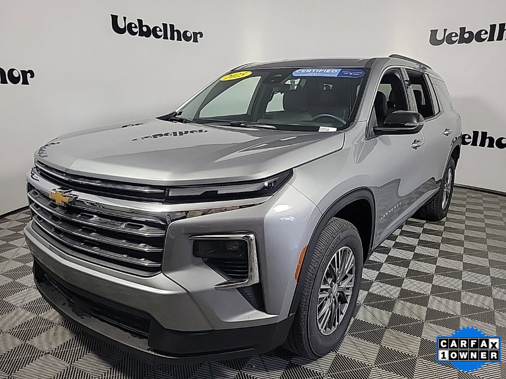 2025 Chevrolet Traverse photo 3