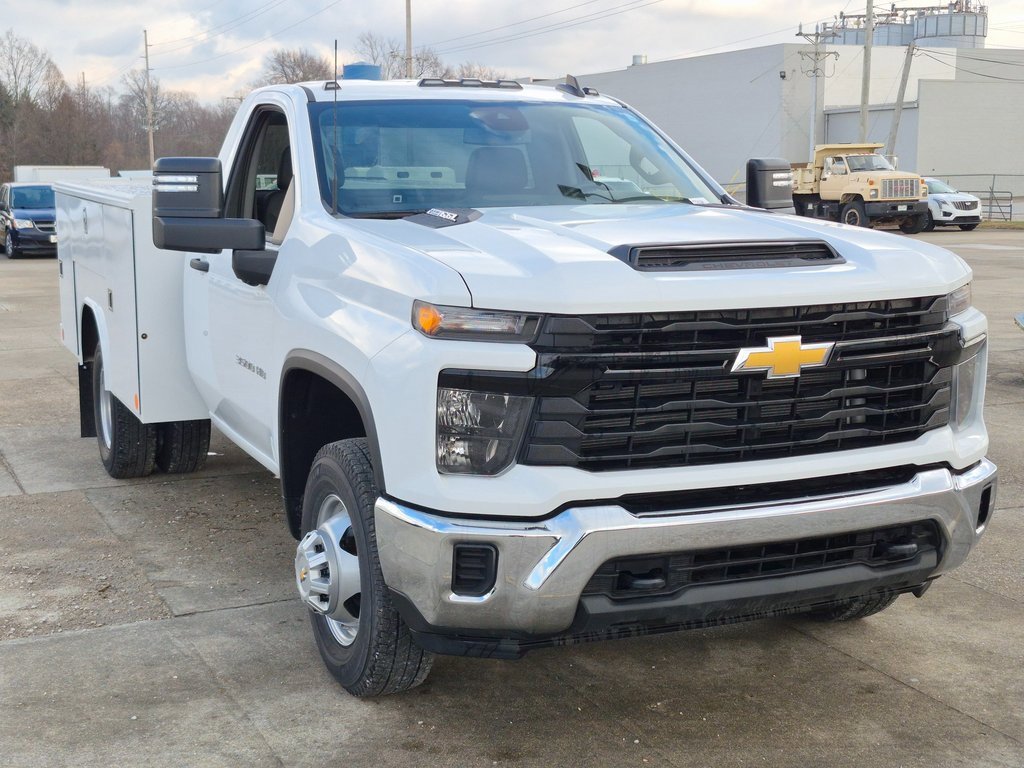 2025 Chevrolet Silverado 3500HD Work Truck's photo