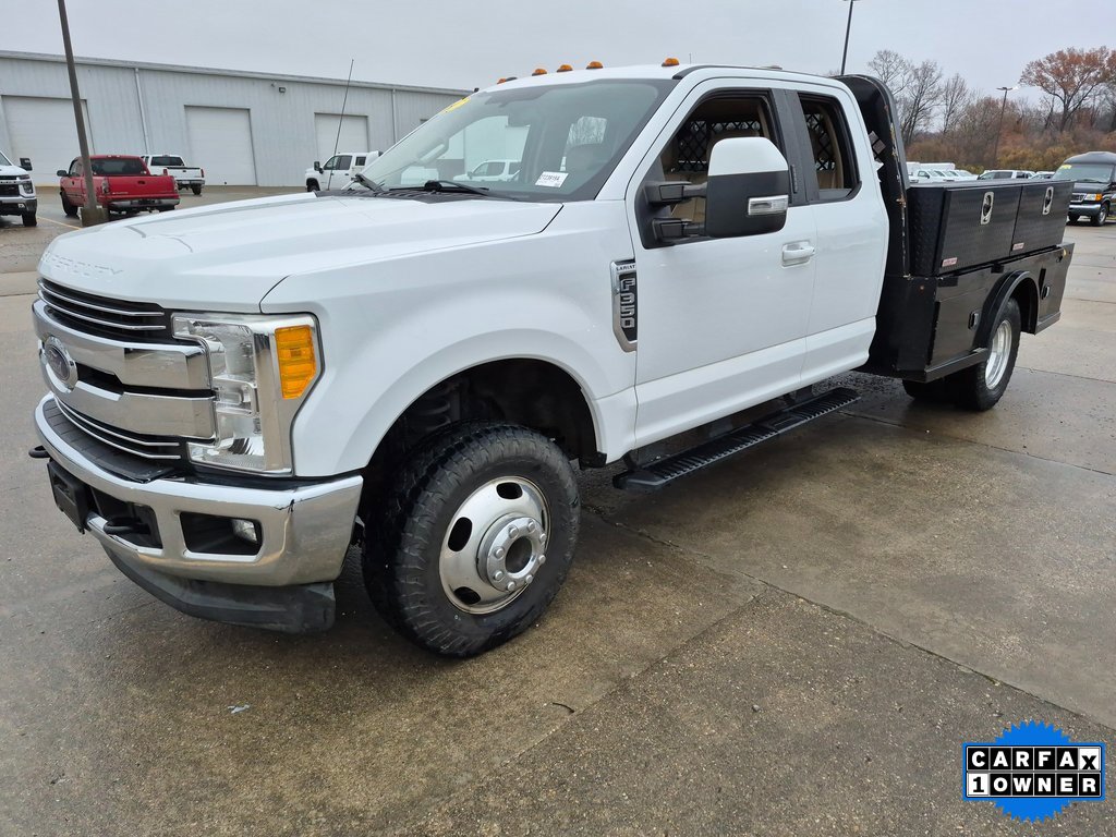 2017 Ford F-350 XLT photo 3