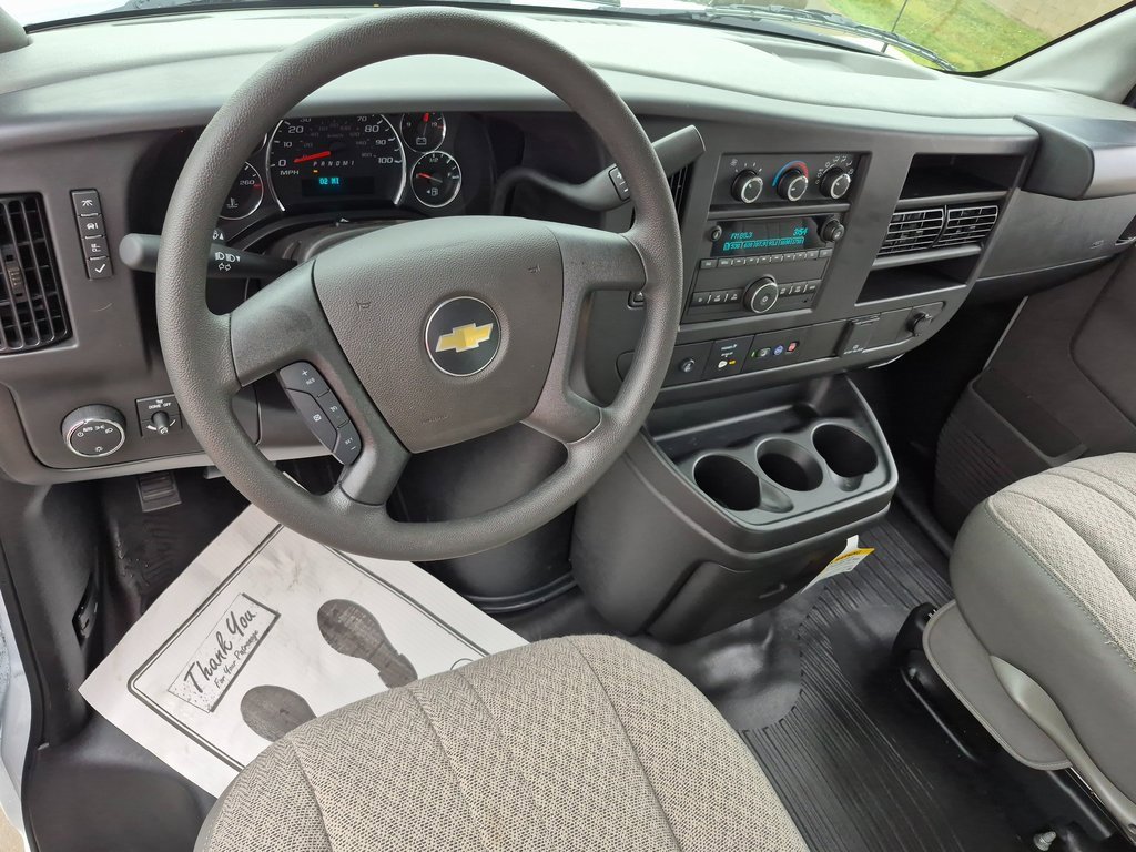 2025 Chevrolet Express 3500 Cutaway Van photo 2