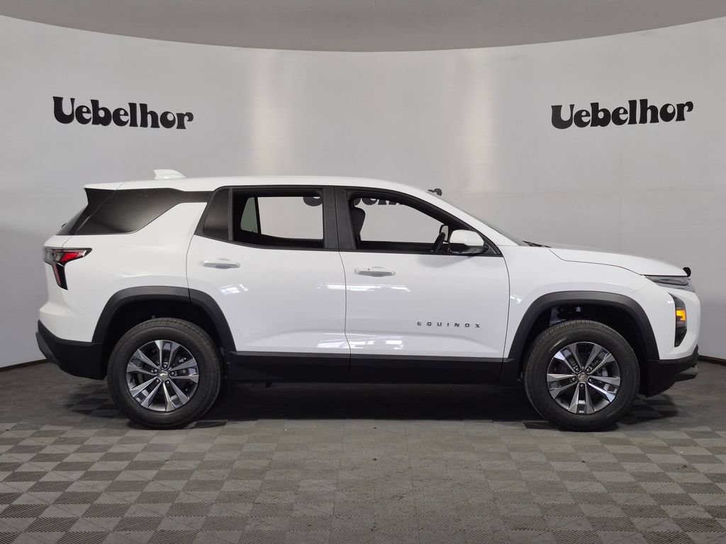 2027 Chevrolet Equinox LT - Photo 8