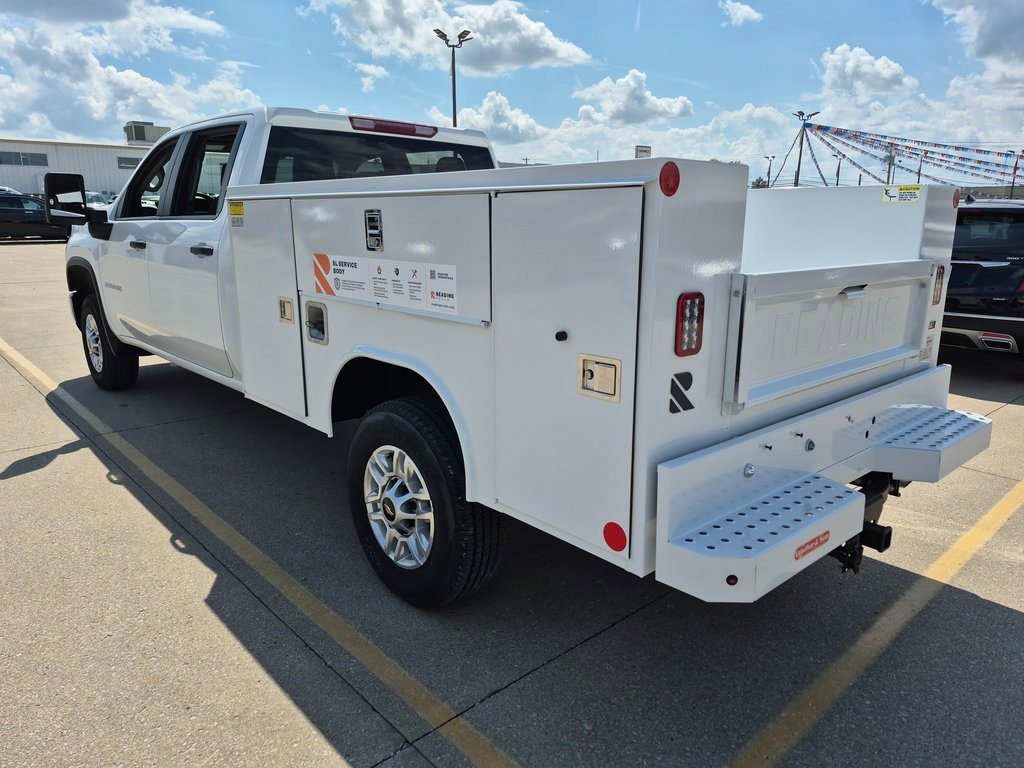 2025 Chevrolet Silverado 2500HD photo 2