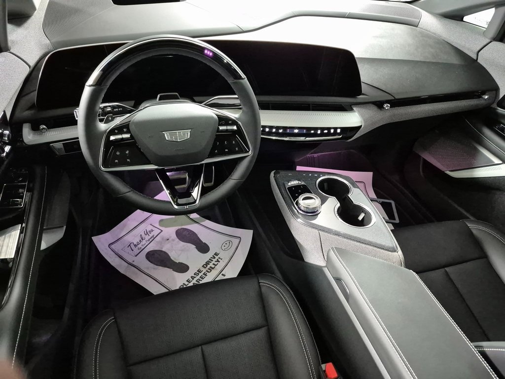 Used 2025 CADILLAC OPTIQ Sport 2 SUV