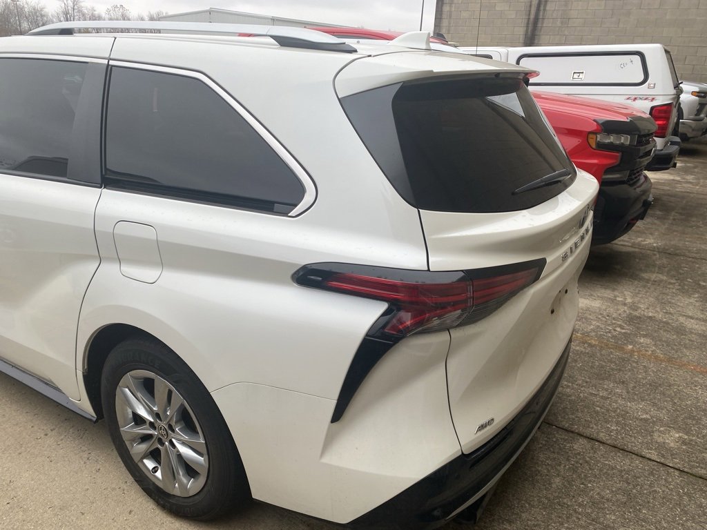 2021 Toyota Sienna Limited photo 4