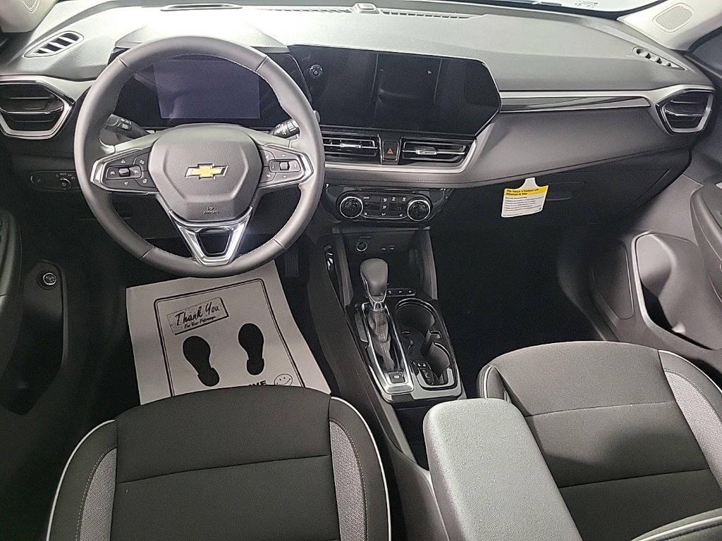 2026 Chevrolet Trailblazer LT photo 2