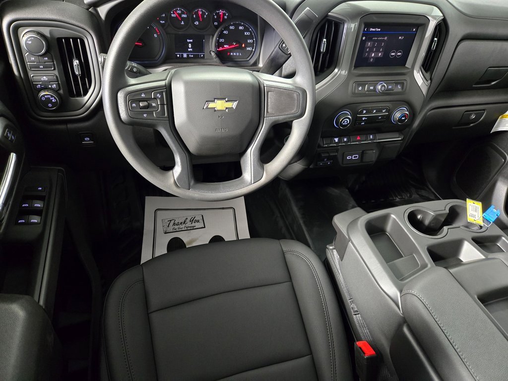 2025 Chevrolet Silverado 2500HD photo 2
