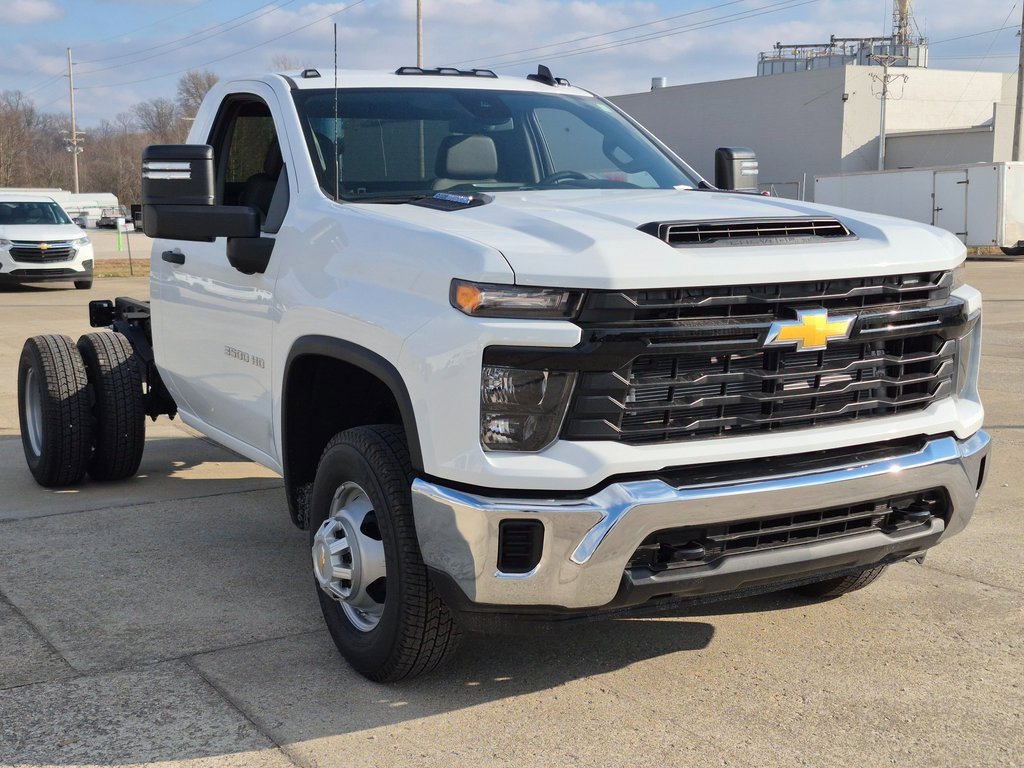2025 Chevrolet Silverado 3500HD Work Truck's photo