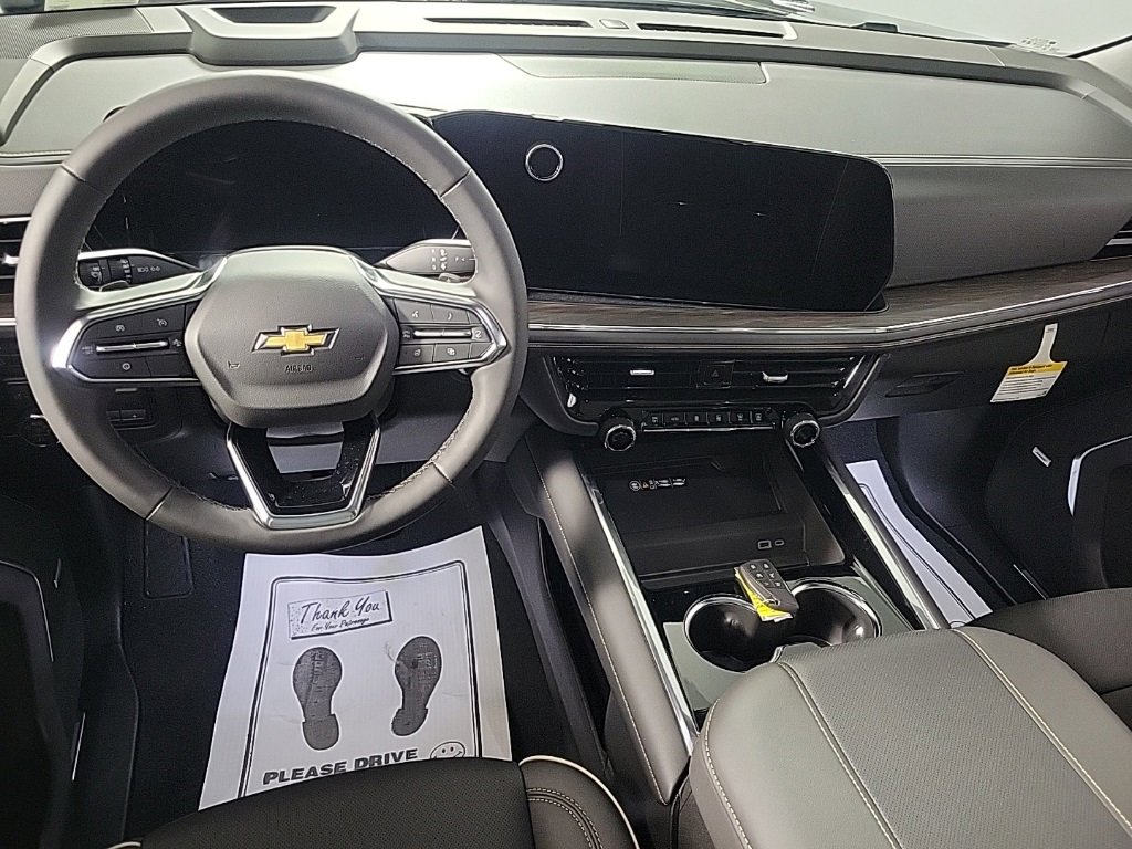 2025 Chevrolet Tahoe Premier photo 2