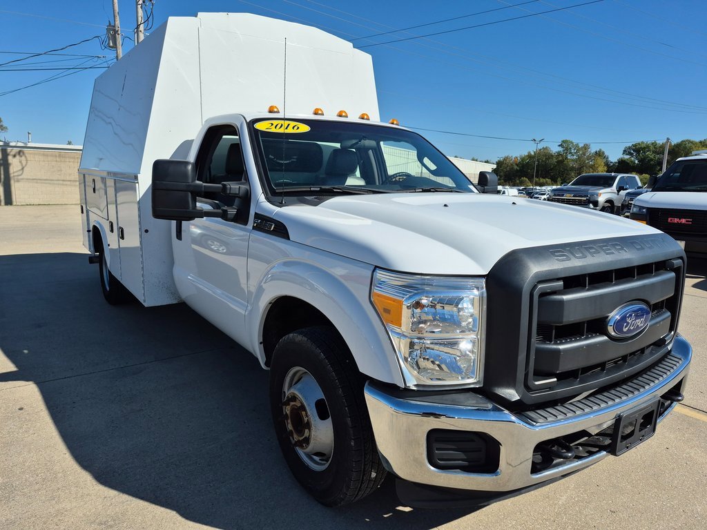 2016 Ford F-350 Super Duty Chassis Cab XL